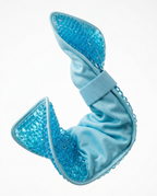 Blue gel pack bending to show its flexible wraparound contour