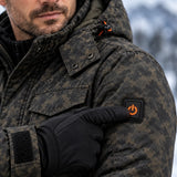 Beheizbare Herrenjacke in Camouflage PyreFit Alpino, Bedienknopf im Detail