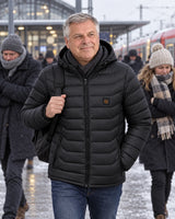 Beheizbare Herren-Steppjacke PyreFit Rangor im Winteralltag: Auf dem Arbeitsweg