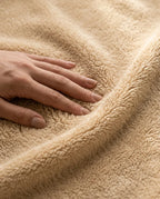 Kuscheldecke zum Anziehen in Übergrösse – Ganzkörper-Wärme mit freien Händen – Produktbild 4